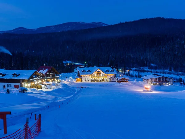 Estación Esquí Gornaya Salanga Por Noche Crepúsculo Azul Está Cayendo — Foto de Stock