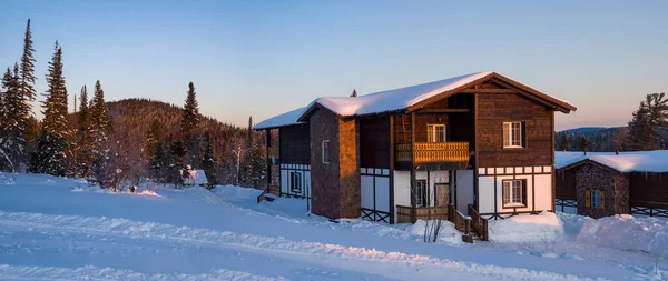 Maison Hôtel Style Alpin Dans Station Ski Gornaya Salanga Soleil — Photo
