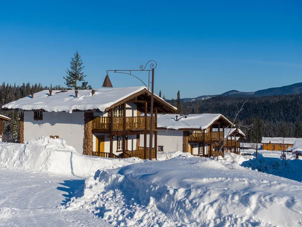Village Alpin Dans Station Ski Mountain Salanga Journée Ensoleillée Hiver — Photo