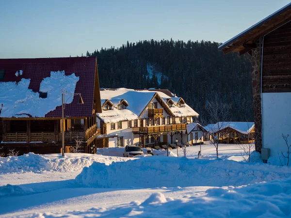 Dageraad Het Skigebied Mountain Salanga Lyrisch Winterlandschap Frosty Ochtend Siberië — Stockfoto