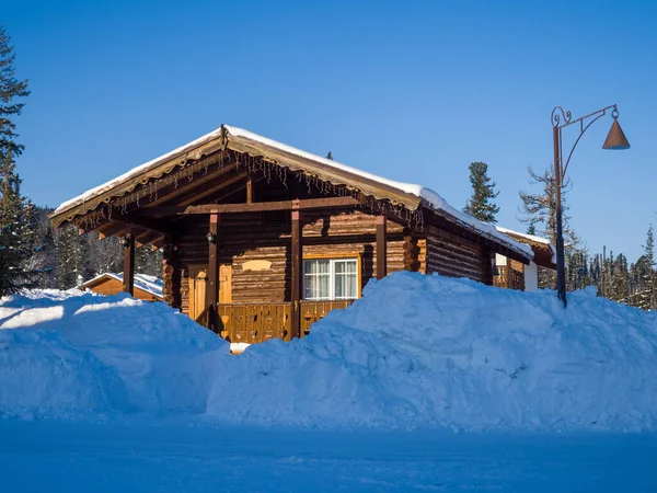 Hotel Alpinen Stil Skigebiet Gornaya Salanga Chalet Schnee Wintertag — Stockfoto