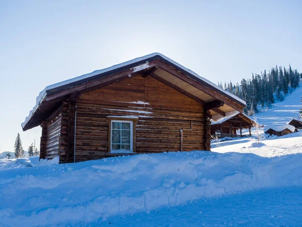 Hotel Estilo Alpino Estância Esqui Gornaya Salanga Chalé Neve Dia — Fotografia de Stock