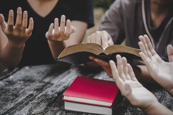 Group of different women praying together — Stock Photo, Image