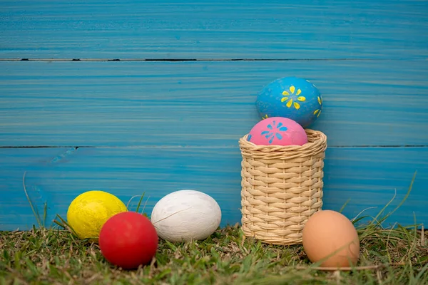 Huevos Pascua Hierba Feliz Pascua Estilo Vintage Tonificado Imagen — Foto de Stock