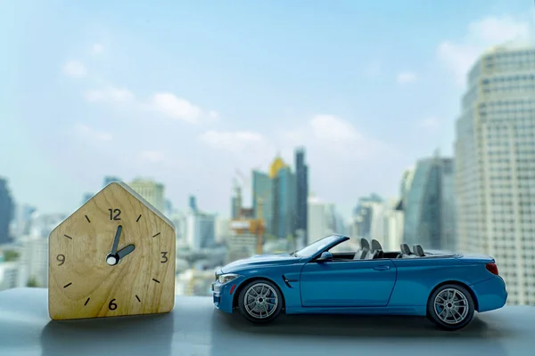 Sparen Warenkorb Für Auto Darlehen Unbekannte Miniatur Spielzeug Sport Cabrio — Stockfoto