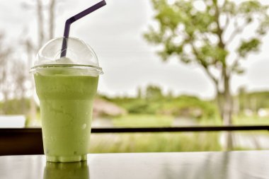 Doğaya Karşı Lezzetli Matcha Yeşil Çay Smoothies.