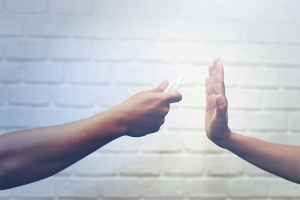 Mundo Tobacco Day Concept Stop Smoking Hands Parar Cigarro Giver — Fotografia de Stock