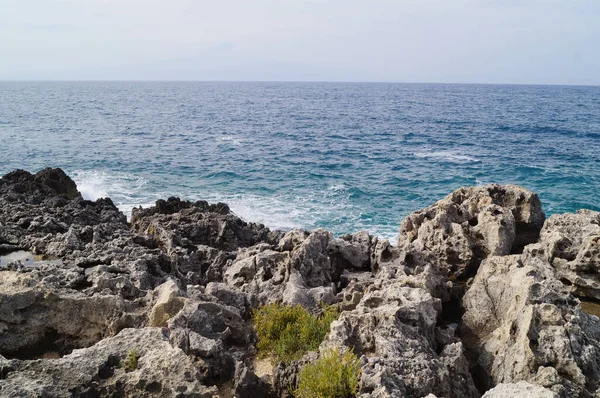 Kamienie Morze Brucoli Sycylia — Zdjęcie stockowe