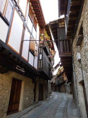 Tarihi şehir merkezinde bir cadde. Salamanca, İspanya