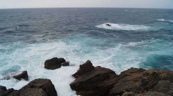 日本の美しい海の波 — ストック写真