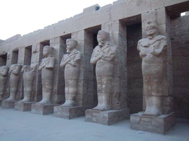 Luxor Tapınağının Sütunları