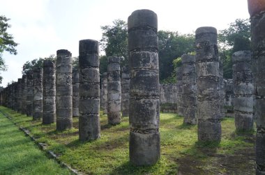 Chichen Itza, Meksika 'nın Yucatan Yarımadası' nın kuzeyindeki Maya siyasi ve kültürel merkezidir..