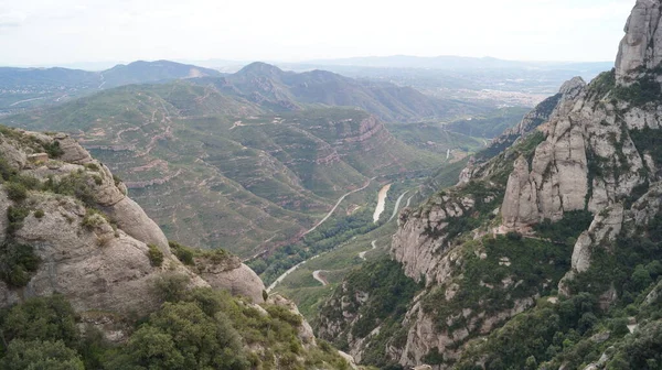 Piękny Krajobraz Górski Pobliżu Opactwa Santa Maria Montserrat — Zdjęcie stockowe