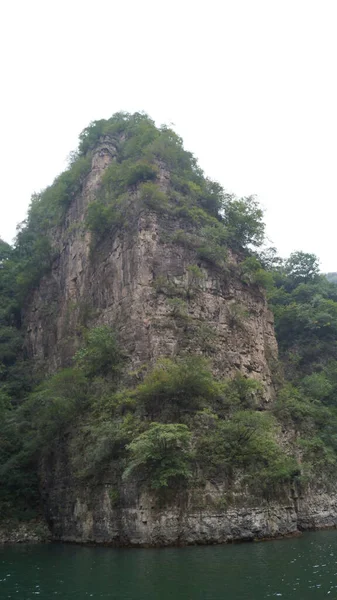 中国的金龙峡谷座落在阳庆县的北部 山水秀丽 风景秀丽 — 图库照片