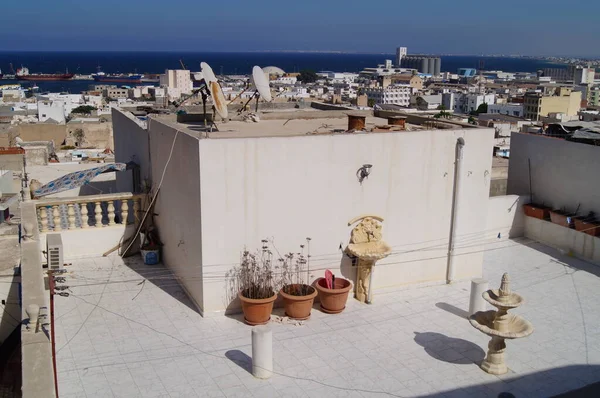 Casas Árabes Dos Habitantes Tunísia Moderna Vista Cidade — Fotografia de Stock