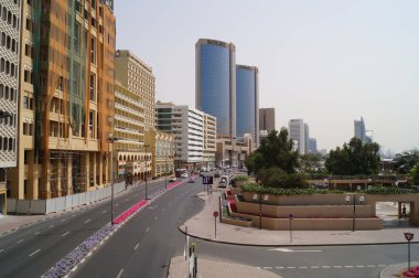 Görkemli gökdelenleri olan Dubai mimarisi. Dubai, Birleşik Arap Emirlikleri