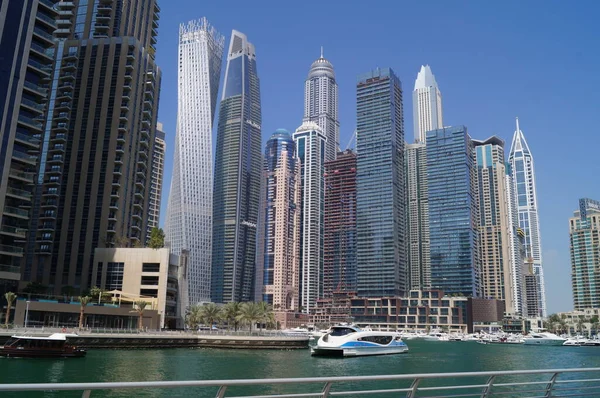 Los Rascacielos Son Magníficos Arquitectura Moderna Dubai Emiratos Árabes Unidos —  Fotos de Stock