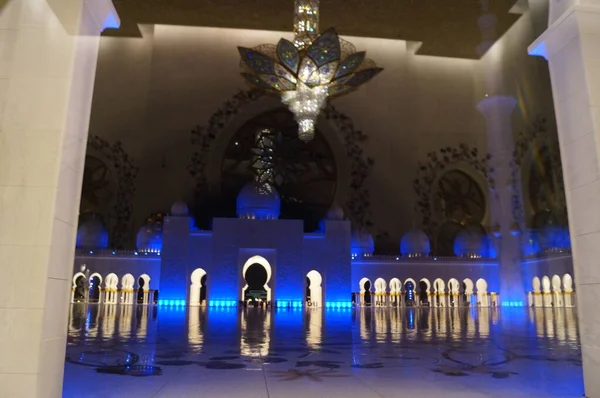Великая Мечеть Шейха Зайеда Ночью Абу Даби Оаэ — стоковое фото