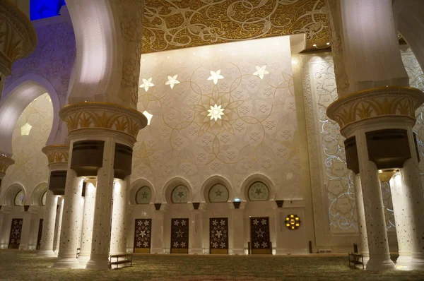 Egy Muszlim Mecset Belseje Zayed Sejk Nagy Mecset Abu Dhabi — Stock Fotó
