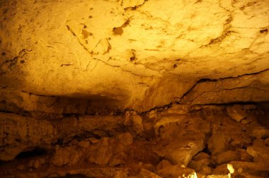  Balancanche, Meksika 'nın Chichen Itza yakınlarındaki en ünlü Maya mağara alanlarıdır..