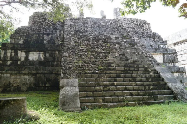 墨西哥的金字塔 奇琴伊察 Chichen Itza 是位于墨西哥尤卡坦半岛北部的玛雅政治和文化中心 也是伊察人民的圣城 Chichen Itza Yucatan 墨西哥 — 图库照片