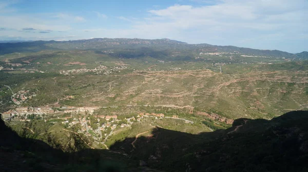 Βουνό Montserrat Προσφέρει Στους Επισκέπτες Του Μια Υπέροχη Θέα Μακριά — Φωτογραφία Αρχείου