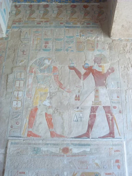 埃及城墙上五彩斑斓的壁画 埃及卢克索 — 图库照片