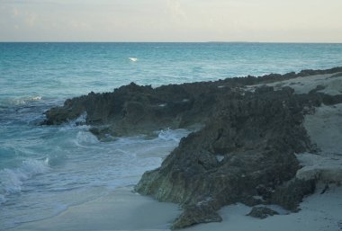  Muhteşem okyanus manzarası. Cayo Santa Maria beyaz kumlu plajlarıyla tanınır. Cayo Santa Maria, Küba.   