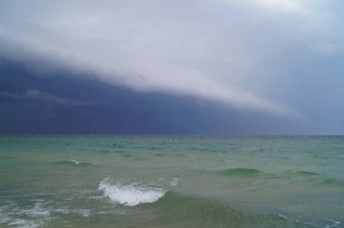 Tunus açıklarında yaklaşan bir fırtına.