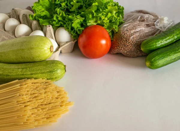 Comida Para Donaciones Comida Saludable Sobre Fondo Blanco Espaguetis Trigo — Foto de Stock