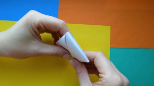 Adım Kadın Eli Kağıttan Tekne Yapar Origami Kağıt Gemisinin Nasıl — Stok video