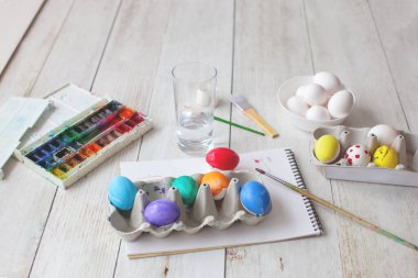 Paskalya için hazırlanıyorum. Bulanık arkaplan. 