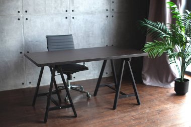 Masaüstü ofiste. Tablo. 