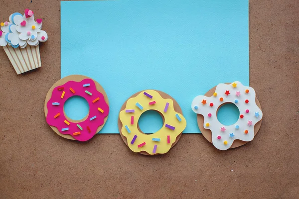 Donut recortado de papel . —  Fotos de Stock