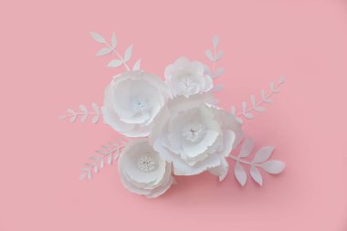 Kağıt sanat çiçeği. Üç nesne kümesi. 