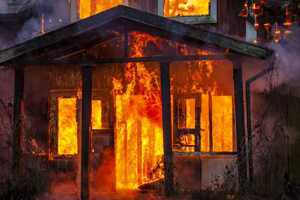 旧木屋失火 — 图库照片