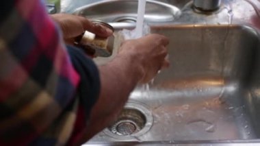 Moka Pot 'u Mutfakta Kahveyle Hazırlayan Slomo