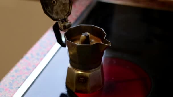 Moka Kaffebryggarens Tidsförlopp Spisen — Stockvideo