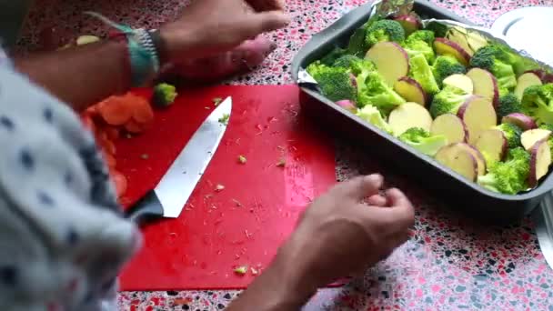 Close Chef Preparing Vegan Dish Kitchen Lunch Time — Stock Video