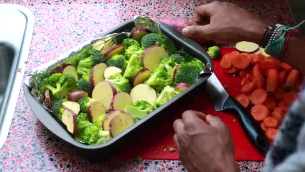 Vídeo Câmera Lenta Chef Preparando Prato Vegan Casa — Vídeo de Stock