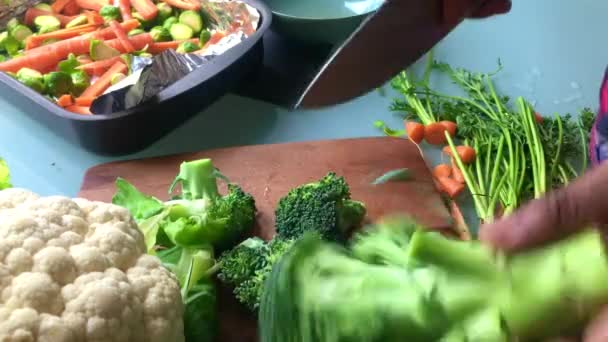 Close Chef Chopping Broccoli Vegan Dish — Stock Video