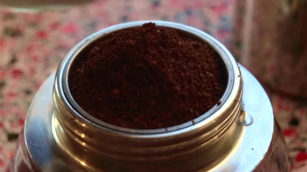 Μακρο Βίντεο Καφέ Φτιάχνεται Ένα Moka Espresso Pot — Αρχείο Βίντεο