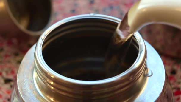 Makro Video Kávy Vyrobeno Moka Espresso Pot — Stock video