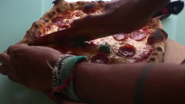 Slow Motion Video Man Preparing Pizza Home Lunch Sec — Stock Video