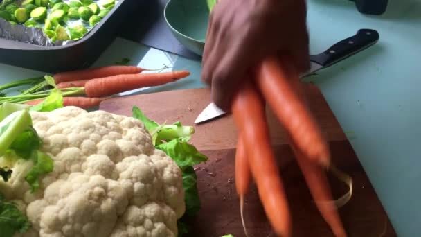 Lambat Gerak Video Orang Mempersiapkan Sayuran Dapur Detik — Stok Video