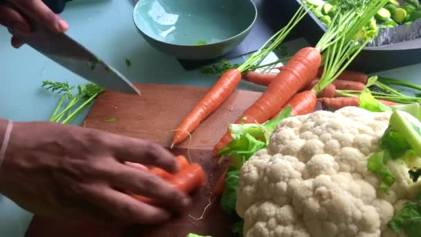 Lambat Gerak Video Orang Mempersiapkan Sayuran Dapur Detik — Stok Video