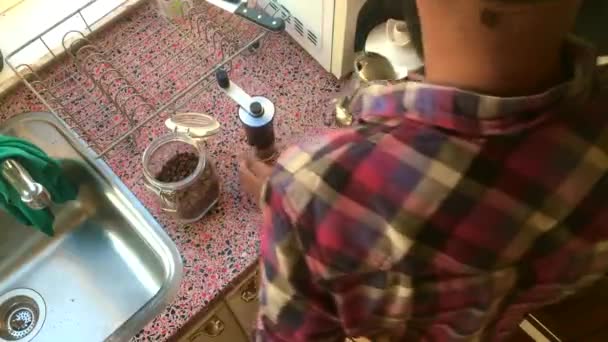 Vista Superior Homem Fazendo Café Expresso Cozinha Seg — Vídeo de Stock