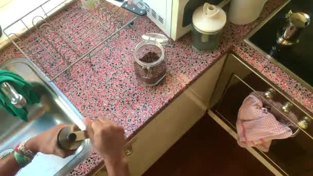 Vista Superior Homem Fazendo Café Expresso Cozinha Seg — Vídeo de Stock