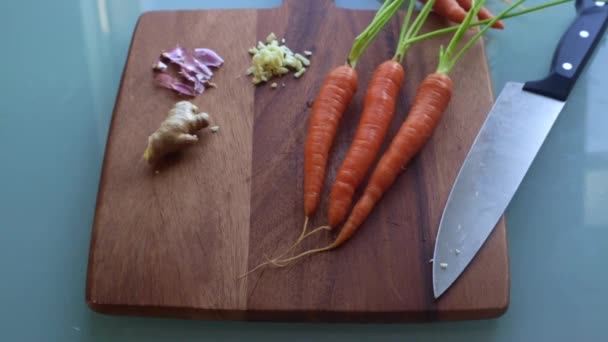 Високий Кут Зору Чоловічі Нарізані Овочі Кухні Сек — стокове відео