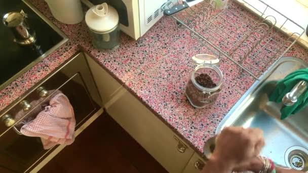 Espresso Kahvesi Yapan Kişinin Üst Görüntüsü — Stok video